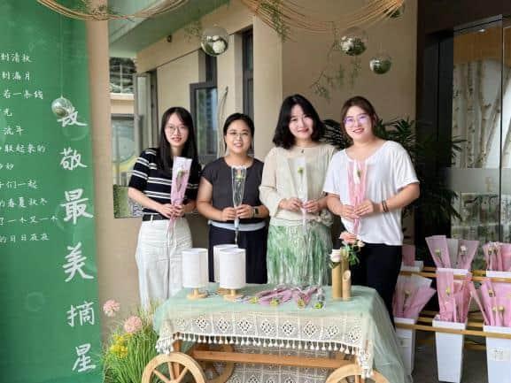 2025.9.9王含月【生命迈幼&middot;教师佳节】多元活动庆佳节，师幼同心谱新篇——记迈幼瑜憬湾分园2025年教师节活动 (1)_html_292ecdd5.jpg