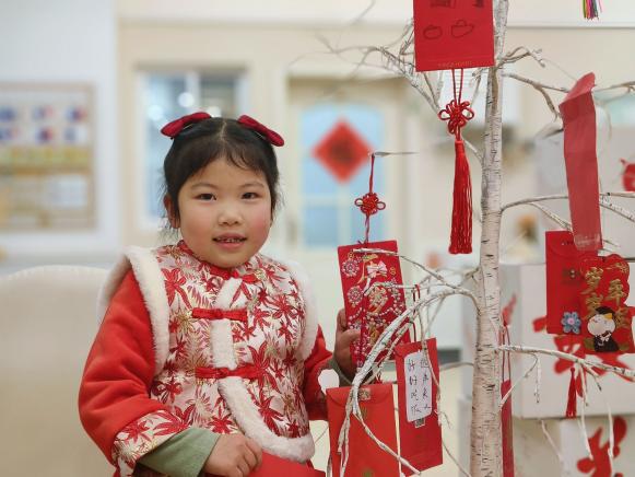 【生命迈幼 花样童年】“龙”光焕发，快乐启航——记迈幼三园开学迎新活动_html_5a70a8f7.jpg