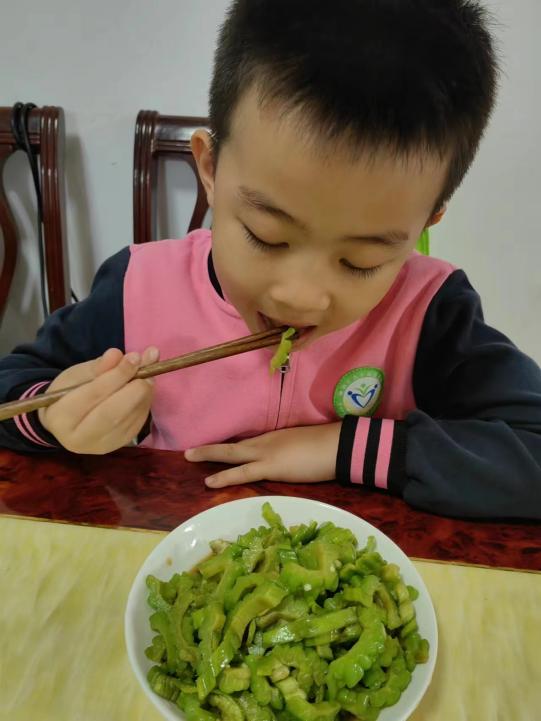 【生活燕幼·园区动态】燕幼中心园“时在小满，幸福满满”——大一班小满节气活动_html_288aeff2.jpg