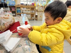 20241231【生活燕幼·园区动态】燕鸣苑分园：“寻年记，集五福”——庆祝元旦系列活动_html_15f26cde.jpg