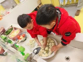 20241231【生活燕幼·园区动态】燕鸣苑分园：“寻年记，集五福”——庆祝元旦系列活动_html_4f0db4f8.jpg