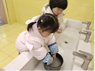 20250103【生活燕幼·园区动态】“节气食光里，共育润童行”——舌尖上的节气之小寒_html_6cb9596e.png