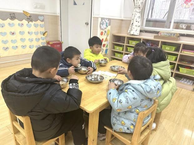 20240222【生活燕幼&middot;园区动态】下庙分园：“万象启新，迎接开学”——开学第一天_html_m7eeb06fb.jpg