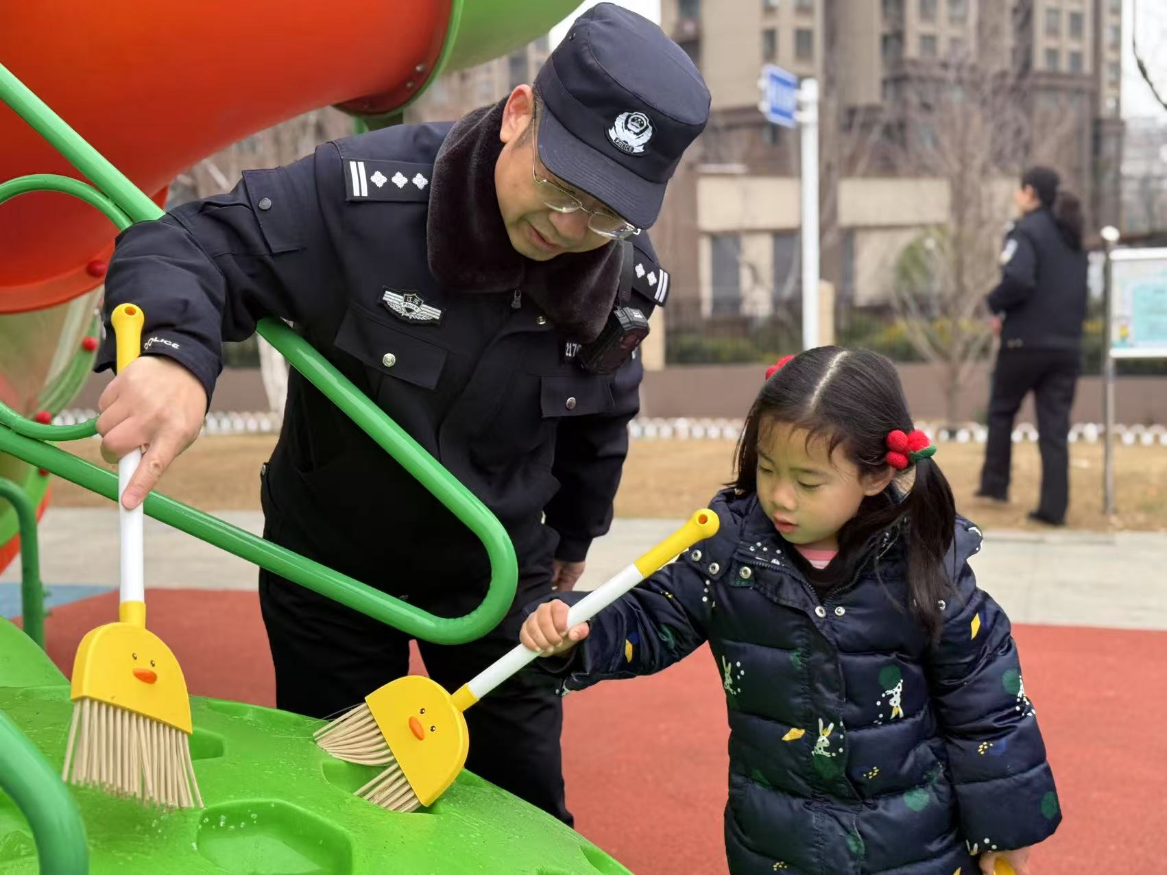 【生活燕幼·园区动态】下庙分园：“传雷锋精神，践时代担当”——学雷锋主题教育活动_html_660becc7.jpg