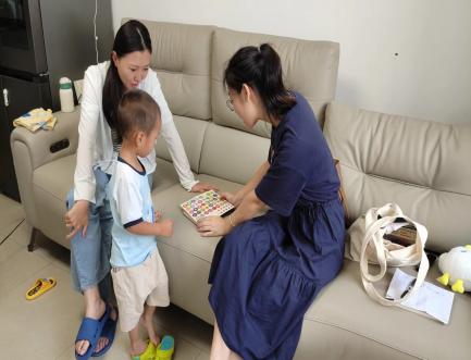 【生活燕幼·家园共育】“初见美好，与爱相约”——小班年级组新生家访活动_html_m34294142.jpg