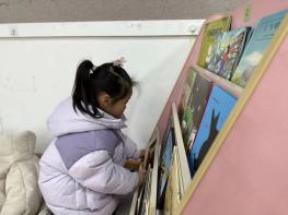 【生活燕幼·园区动态】中心园：“萌娃学雷锋，爱心在行动” ——雷锋日系列活动_html_m3d34046a.jpg