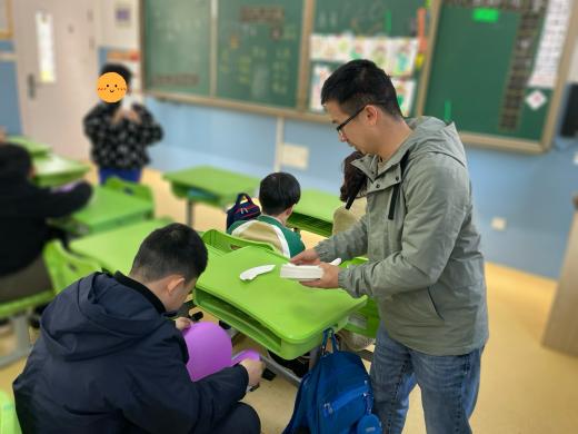 20250311【生活燕幼·党支部动态】“弘扬雷锋时代精神，凝聚行知先锋力量”——燕幼党员教师志愿者活动_html_4e4c6139.jpg
