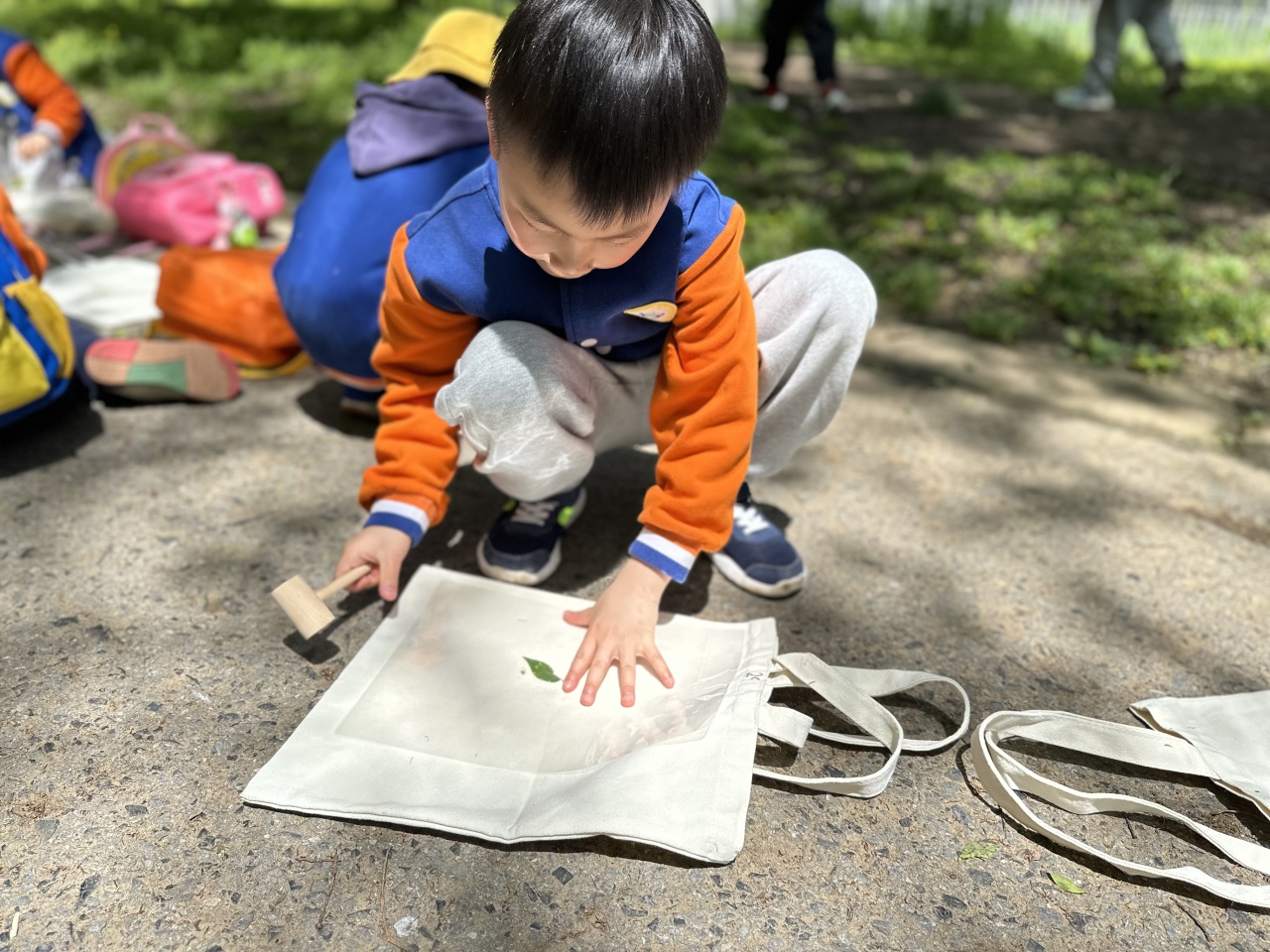 20240419【生活燕幼&middot;园区动态】下庙分园：“春来花草长，儿童寻春忙”——春游研学活动_html_59b409fb.jpg