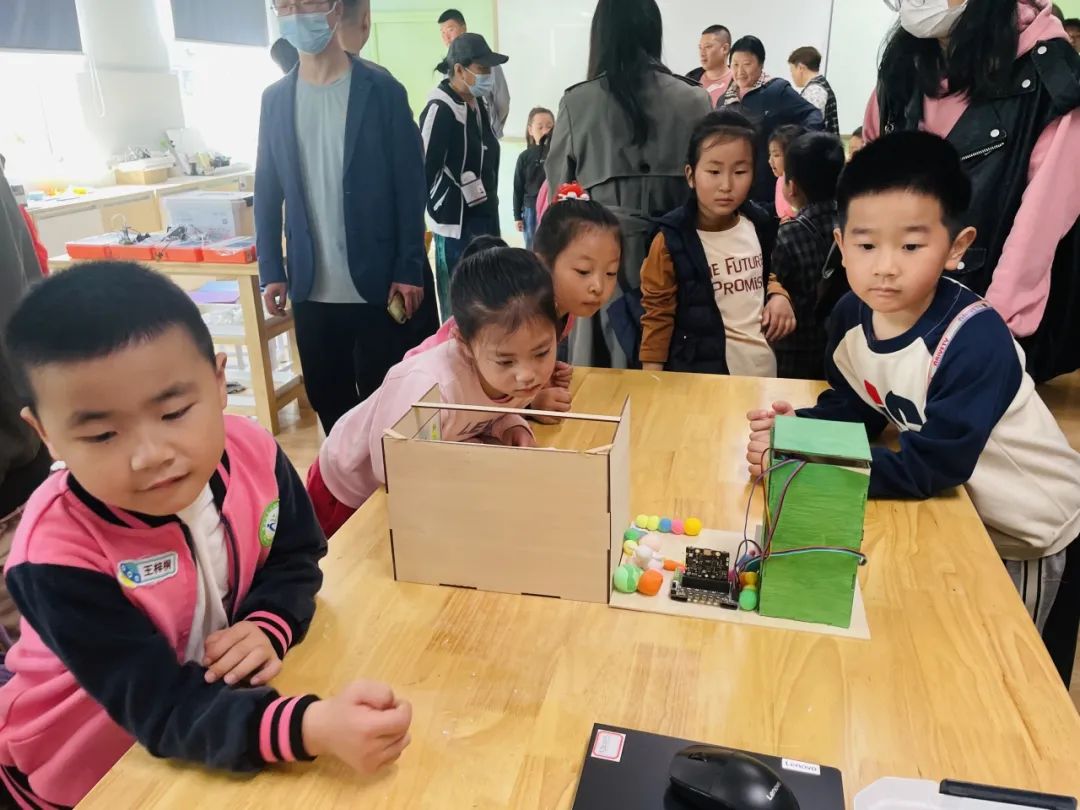 【生活燕幼·园区动态】下庙分园：“大班萌娃探小学，开启人生新篇章”——记幼儿园大班进小学体验活动(1)_html_1773569a.jpg