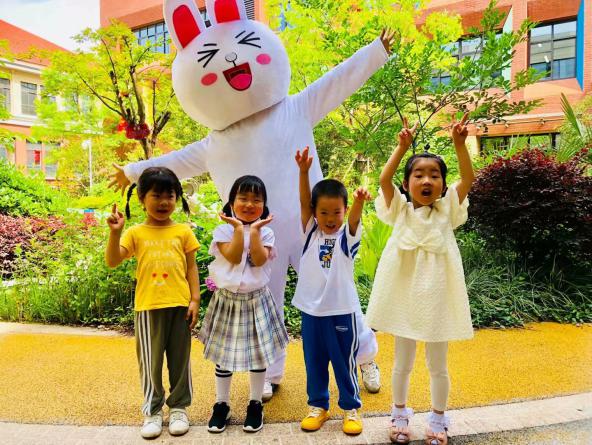 园区动态20210601新城六一_html_m3d98cd1f.jpg