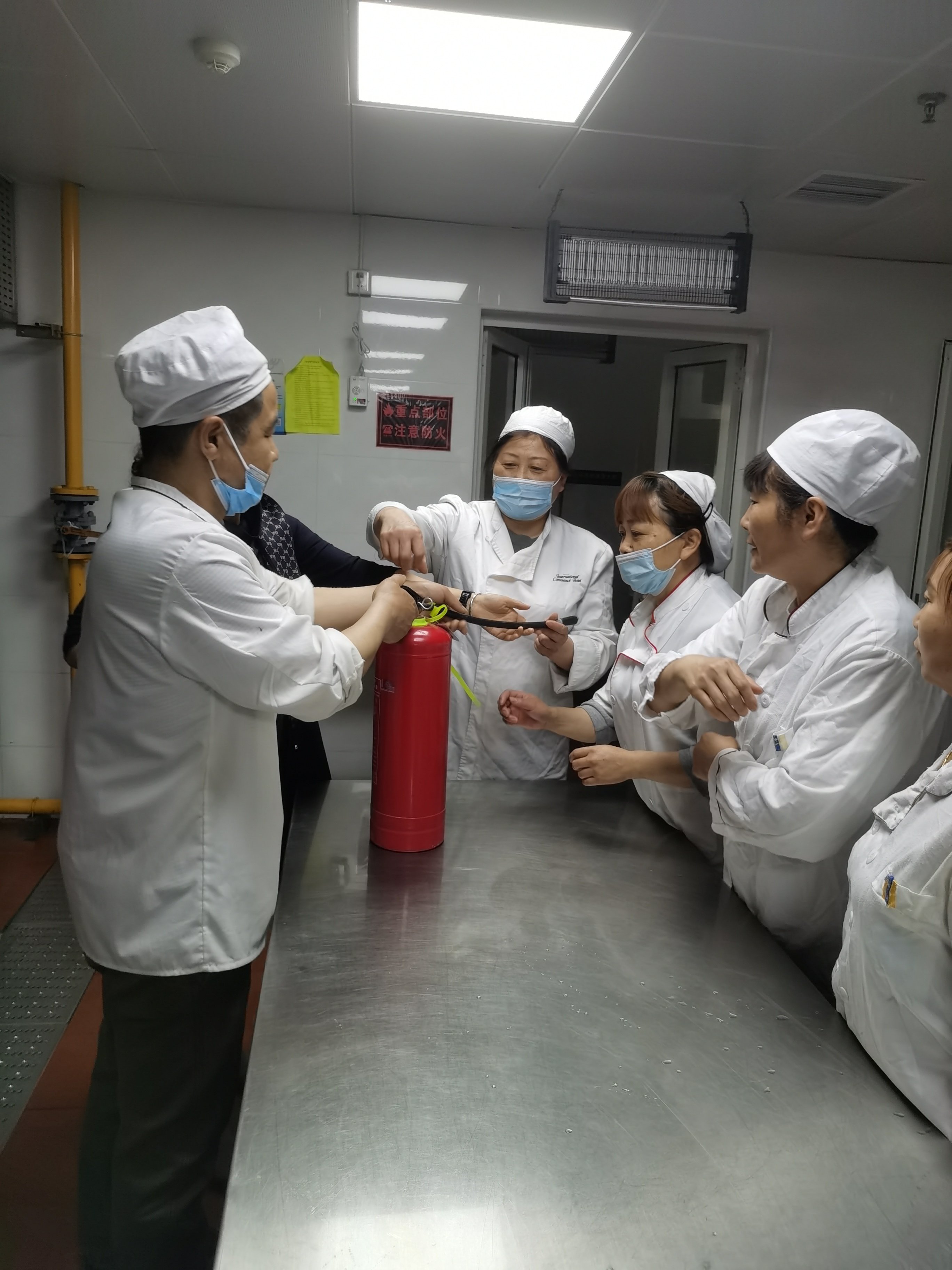 20210521新城园区食堂燃气安全演习活动(1)(1)(1)(1)(1)_html_m907045a.jpg