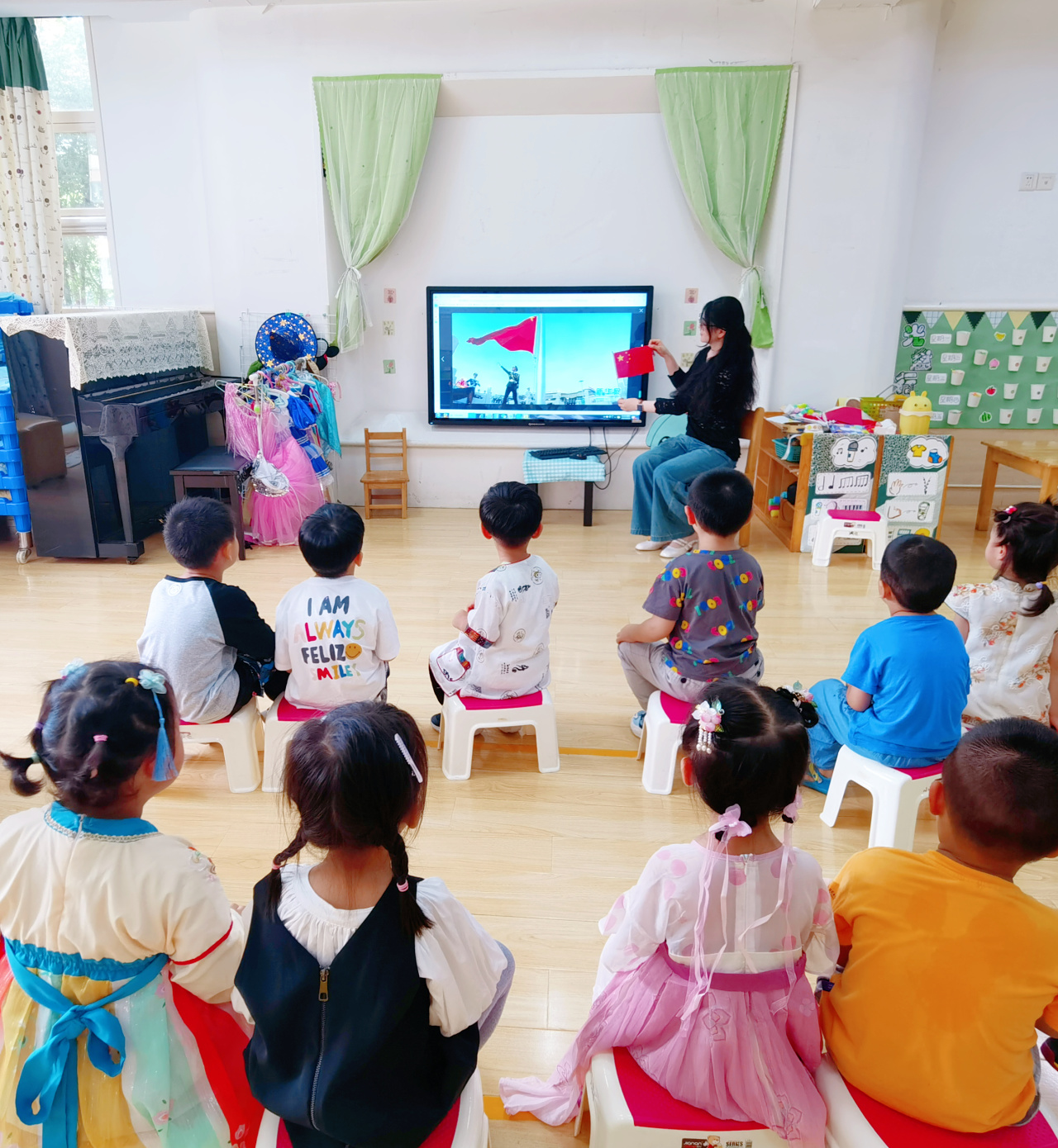 【生活燕幼·年级组动态】下庙分园： “月满中秋，欢聚国庆”——迎中秋国庆音乐会活动_html_726f9a9b.jpg