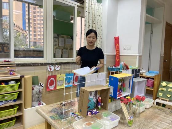 【生活燕幼·园区动态】下庙分园：“聚焦美工区，交流促成长”——美工区环境创设观摩学习活动_html_m23e8c955.jpg