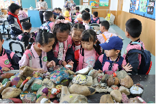 20240514【生活燕幼·年级组动态】燕幼中心园：花开有时，衔接成长——大班年级组参观小学活动_html_6f0e1afa.png
