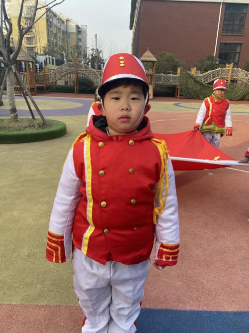 20210111【小仪式，大情怀】新城园区大一班升旗仪式_html_2811881f.jpg