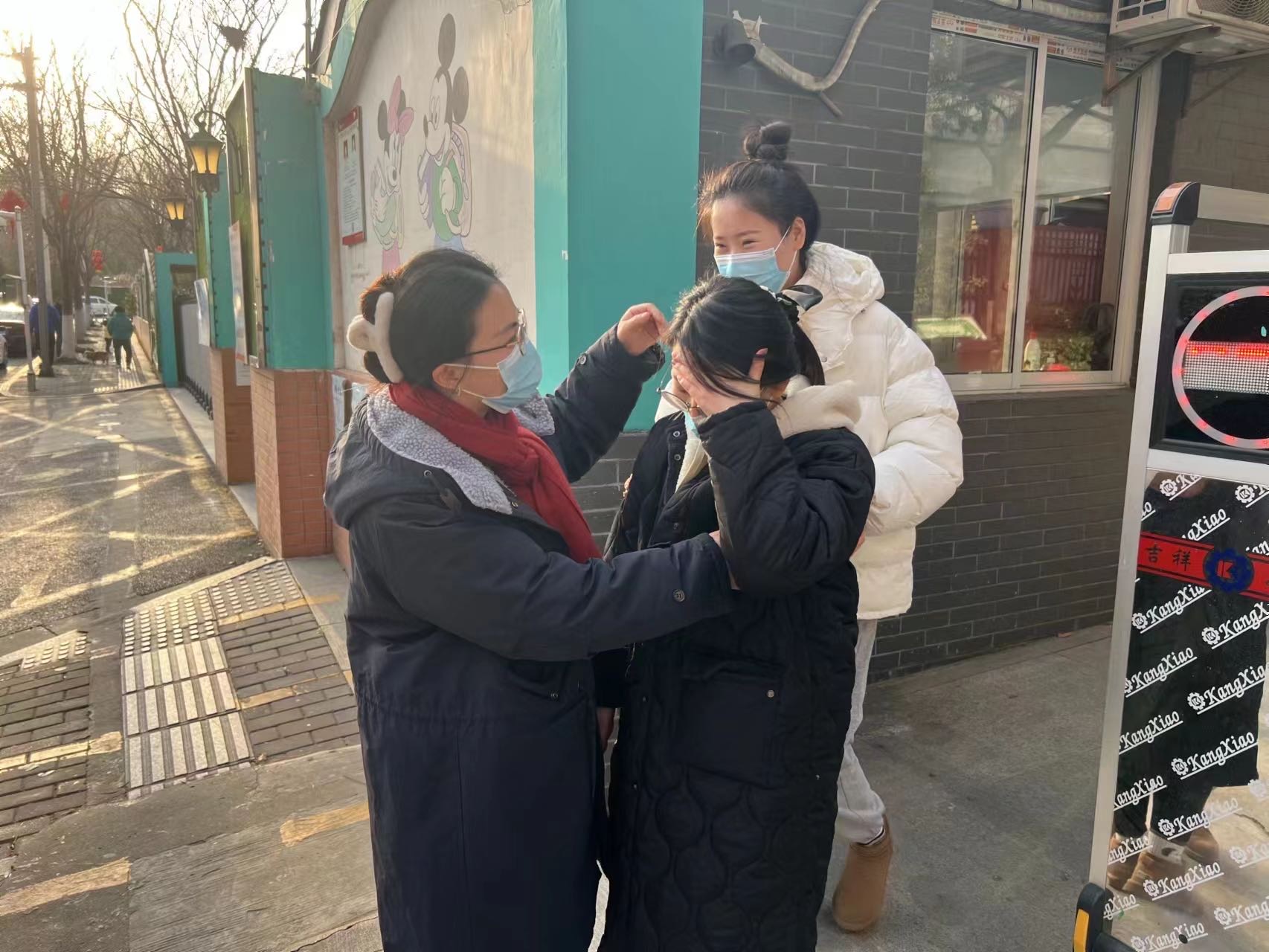 20220204【生活燕幼·安全第一】下庙分园：“ 防疫不松懈，备战迎开学”——疫情防控培训及演练_html_m5917a7b7.jpg