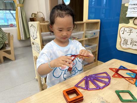 20240621【生活燕幼·园区动态】童年不同样 趣评见成长——幼儿园期末评估活动_html_cddf0d.jpg