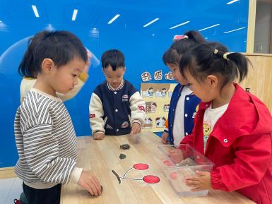 【生活燕幼&middot;教科研动态】 潜心教研　共促成长——科学组公开课教研活动_html_m100420ed.jpg