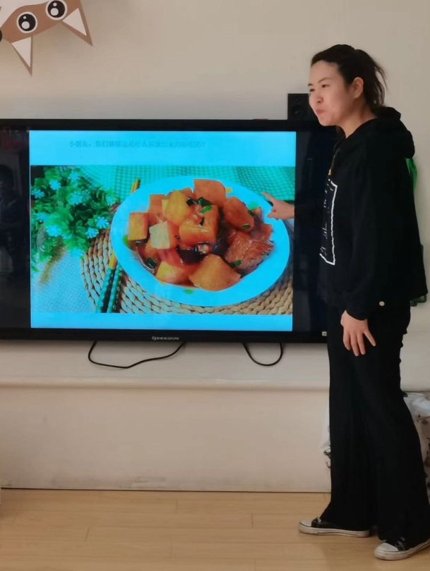 【生活燕幼·年级组动态】下庙分园：“拾秋季，探种植”——小班组种植团活动(1)_html_58c06093.jpg