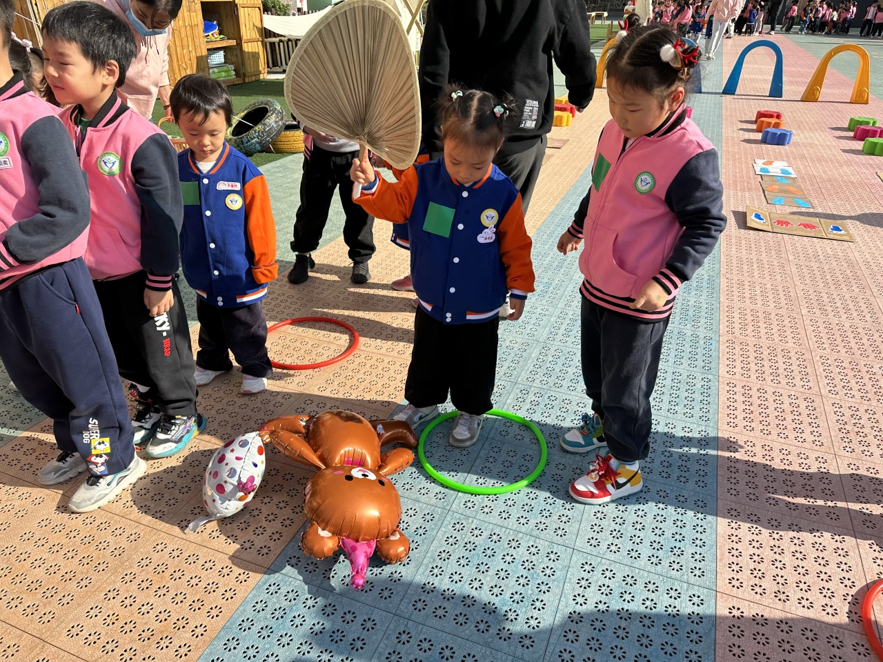 【生活燕幼·园区动态】下庙分园：“大手拉小手，运动迎园庆”——大带小运动会_html_mcded8a8.jpg