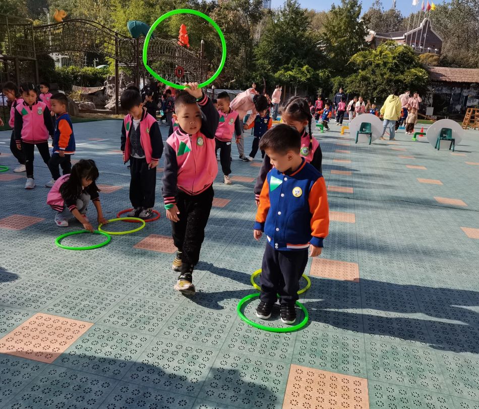 【生活燕幼·园区动态】下庙分园：“大手拉小手，运动迎园庆”——大带小运动会_html_3708c651.jpg