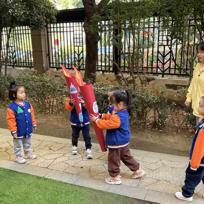 【生活燕幼·园区动态】下庙分园：“大手拉小手，运动迎园庆”——大带小运动会_html_m177c5a53.jpg