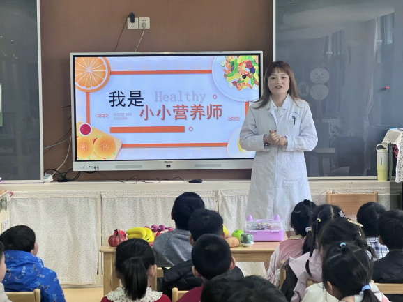 20250625 【生活燕幼·年级组动态】新城分园：家长“趣”课堂 携手“筑”成长】_html_m6255bde3.png