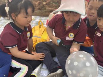 20250408 【生活燕幼·园区动态】燕鸣苑分园：“不负春光，趣享成长”——春游活动_html_776b13a6.jpg