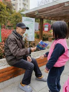 【生活燕幼】燕幼中心园“与星同行，用爱唤醒”——关爱自闭症儿童社区宣传活动_html_m47a9b170.jpg