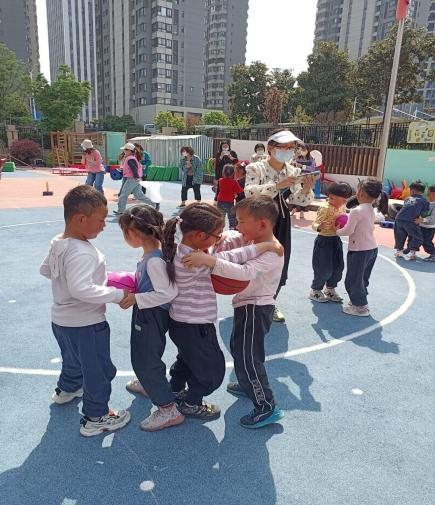 20230411新城中班年级组运动会新闻_html_m22b872b7.jpg