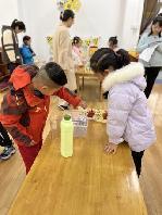 2023.3.24【生活燕幼·教研组动态】燕幼中心园：探索大奥秘 畅玩科学区---科学教研组区域游戏开放_html_207ce158.jpg