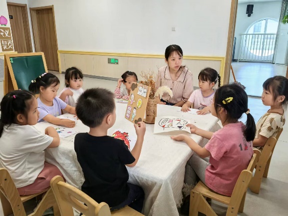 20241002  【生活燕幼&middot;园区动态】“稚趣迎国庆，童心向祖国”——国庆节系列活动_html_m5d8cce16.jpg