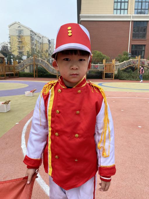 20201116【小仪式，大情怀】新城园区大一班升旗仪式_html_m681759a9.jpg