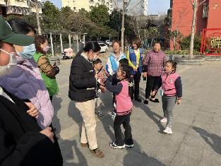 20230303燕幼中心园联合祥和雅苑社区开展“小小雷锋在行动”藏区儿童衣物募集活动_html_m32099ad2.jpg