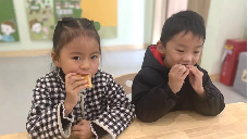 20231115【生活燕幼&middot;园区动态】小小时光，岁岁成长——十一月“小桃子”生日会_html_m27049c94.png
