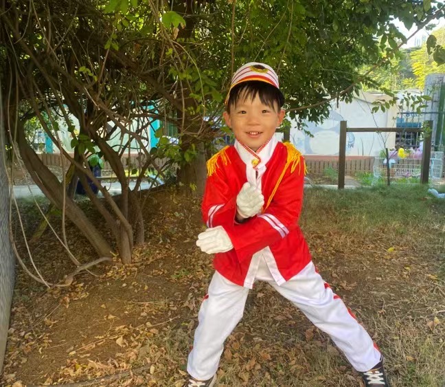 20231113【生活燕幼·园区动态】下庙分园：“小仪式，大情怀”——大五班升旗仪式_html_m562cd7f9.jpg