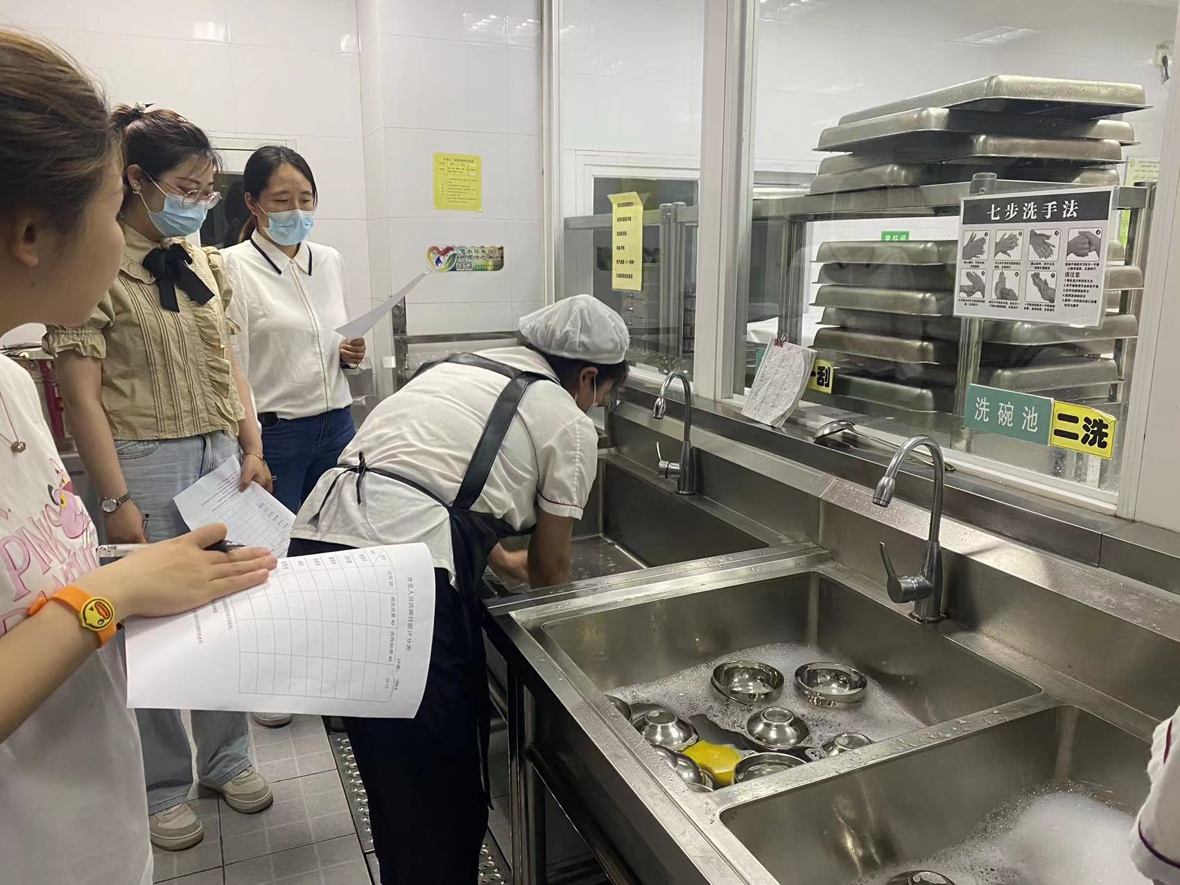20230518【生活燕幼·安全第一】下庙分园：“亮技能，展风采”——食堂工作人员技能比赛_html_2f0ddf3e.jpg