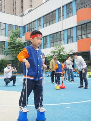 20230428 【生活燕幼·园区动态】燕鸣苑分园：我健康 我运动 我快乐——小班春季运动会活动_html_50cd95af.jpg