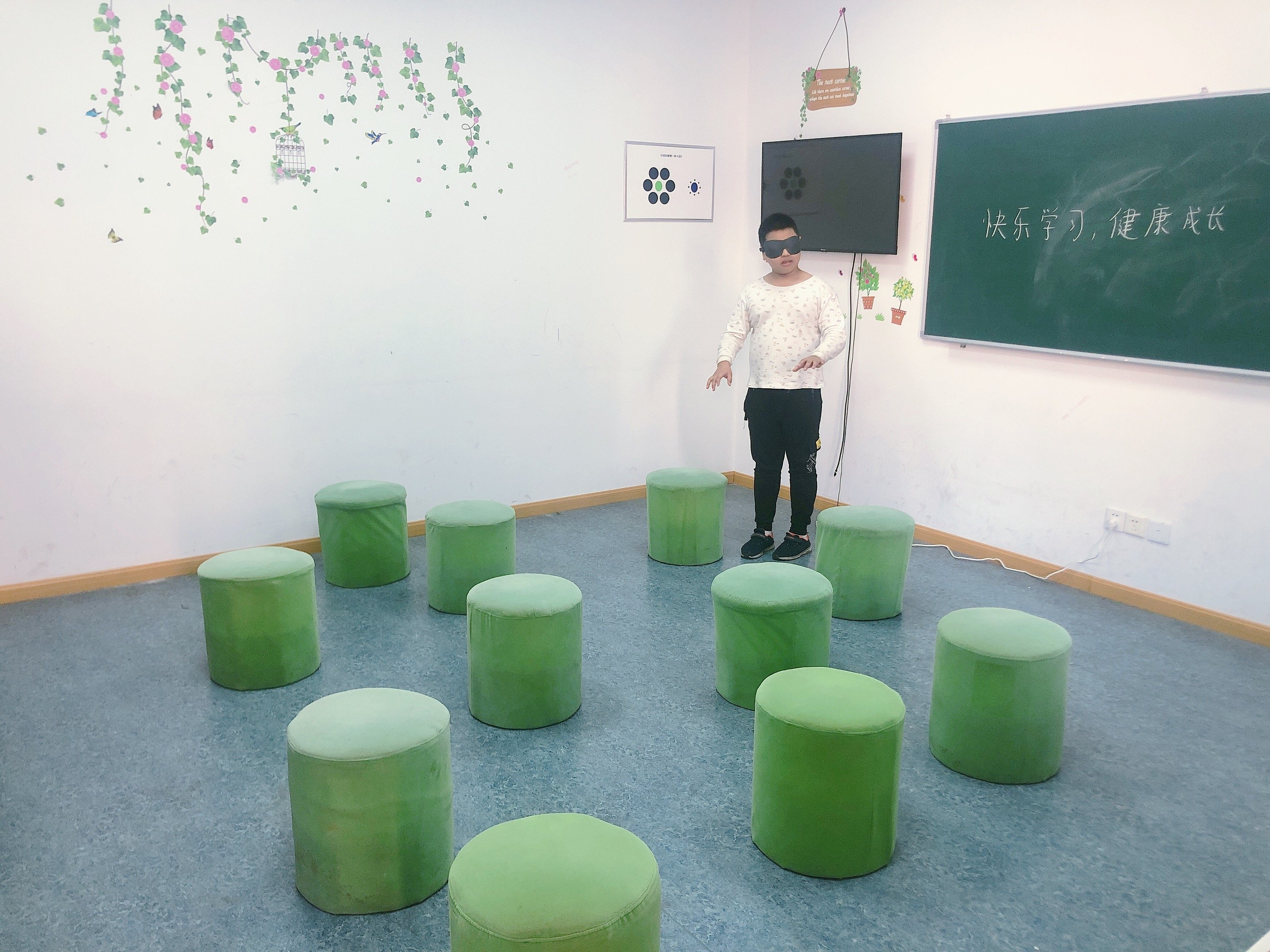 心理健康日活动报道_html_m2aa4e381.jpg
