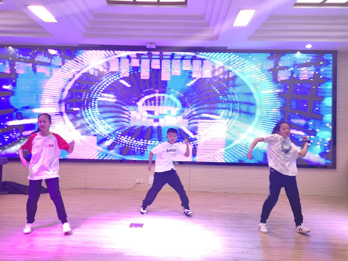 【养正颐小.德育】快乐来袭，嗨翻六一(2)(1)(1)_html_m68329d2b.jpg