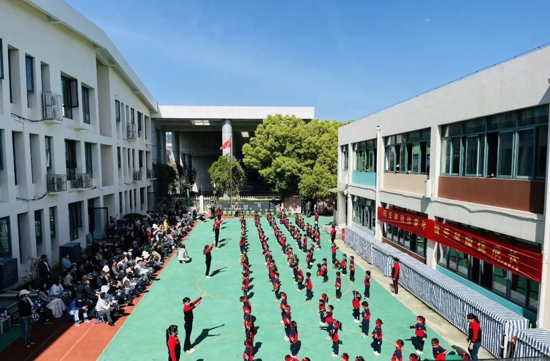 临时_html_122800f9.jpg