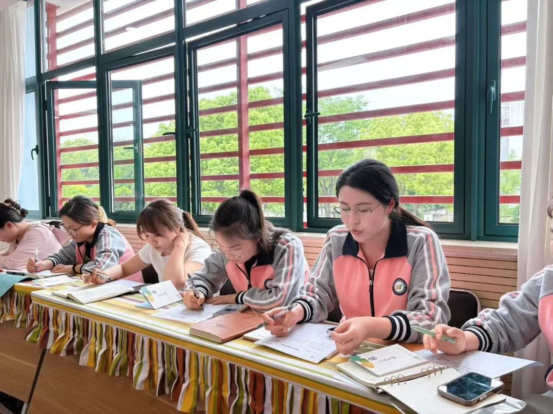 临时_html_277bb68c.jpg