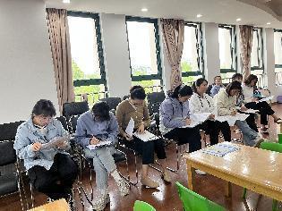 2023.5.6语言教研组活动(1)_html_m2ec49f5b.jpg