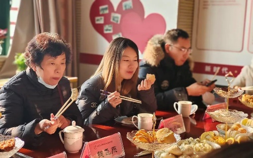 家长会新闻稿(1)_html_3cdd2560.jpg