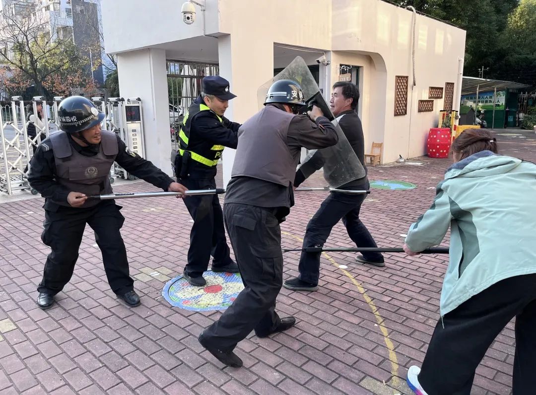 临时_html_21504432.jpg