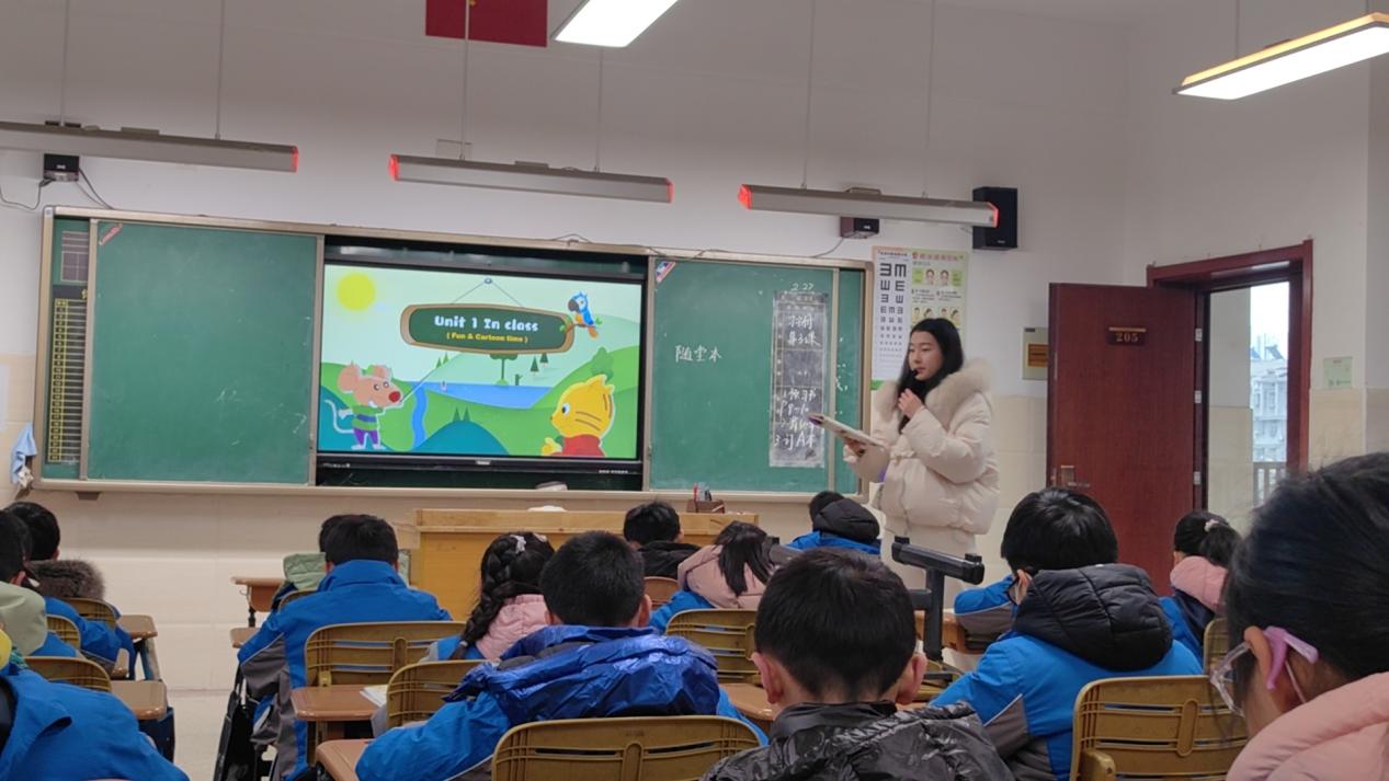 行政推门听课报道(1)_html_262debdf.jpg