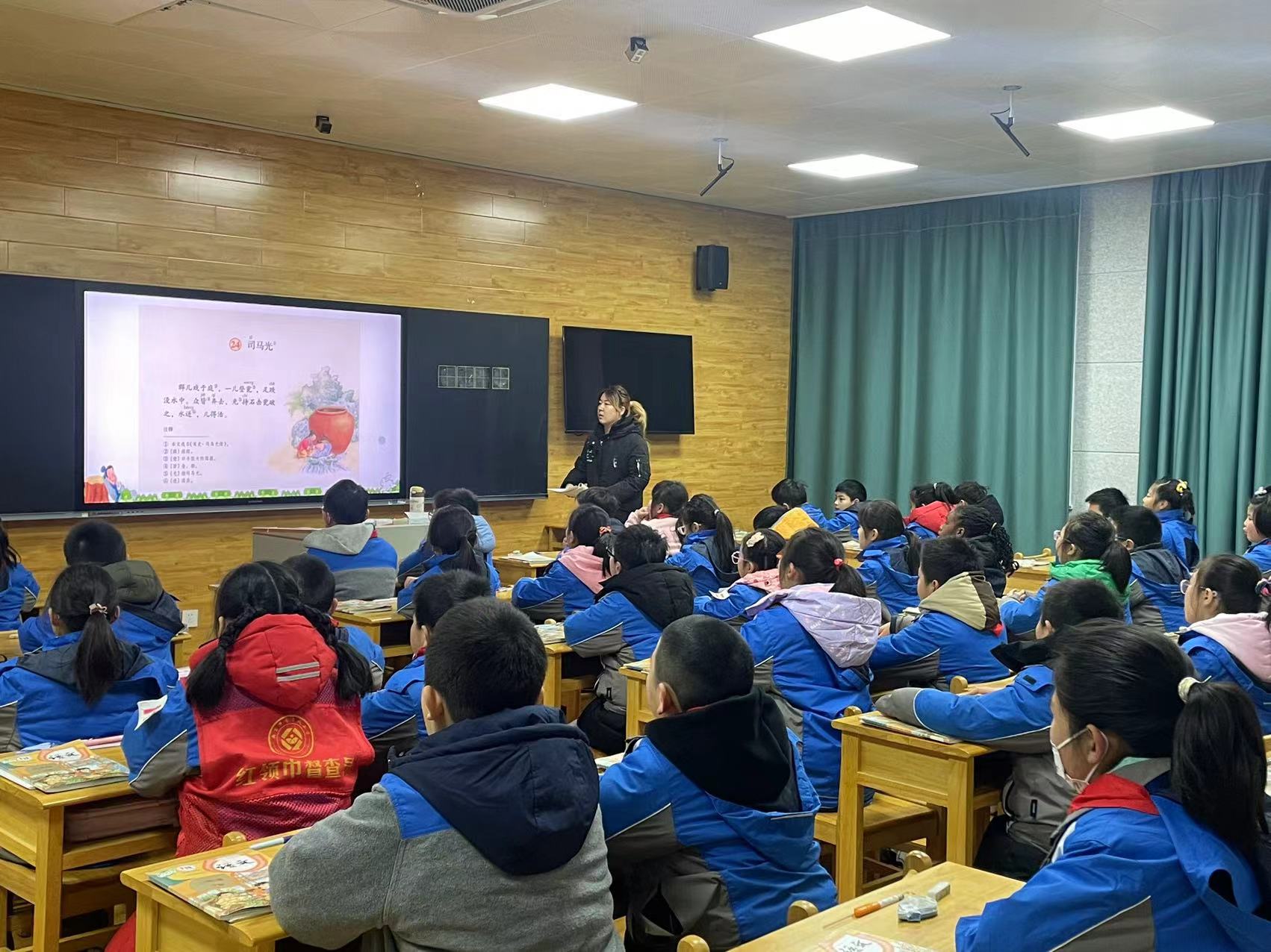 行政推门听课报道(1)_html_60e2adc3.jpg