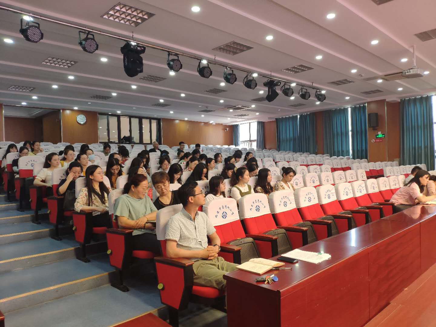 落实教学“五认真”，全面高效抓质量_html_46bef871.jpg