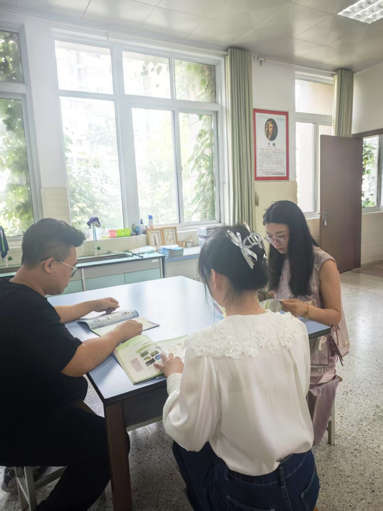 【大爱青秀】集思广益聚智慧 共研共学促成长——青秀城小学综合组集体备课活动（七）_html_48769f9.jpg