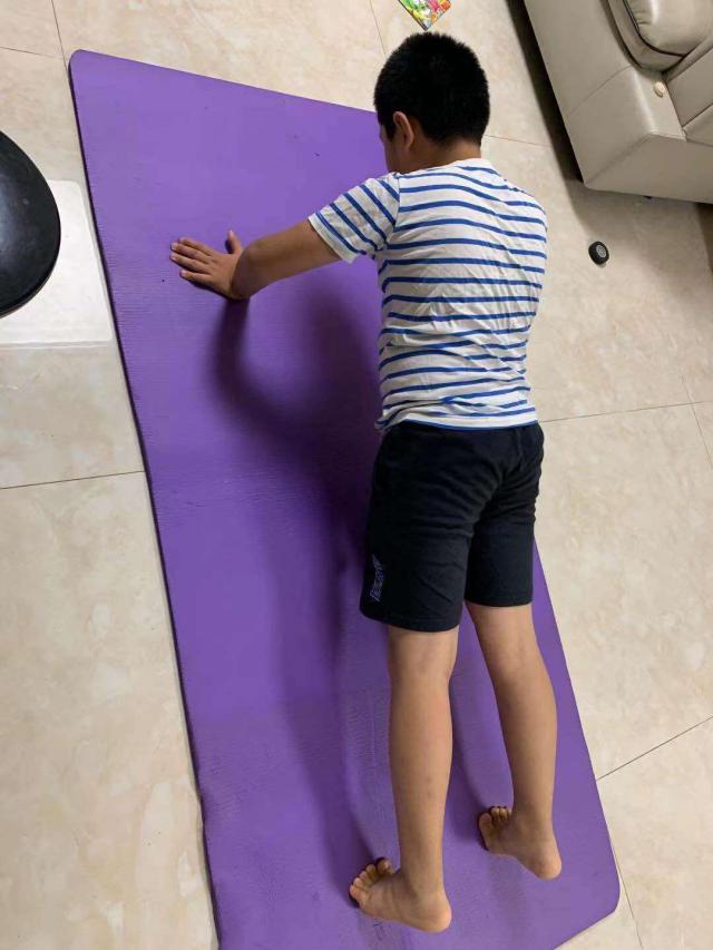 居家体育综研锻炼报道_html_m700cb62f.jpg